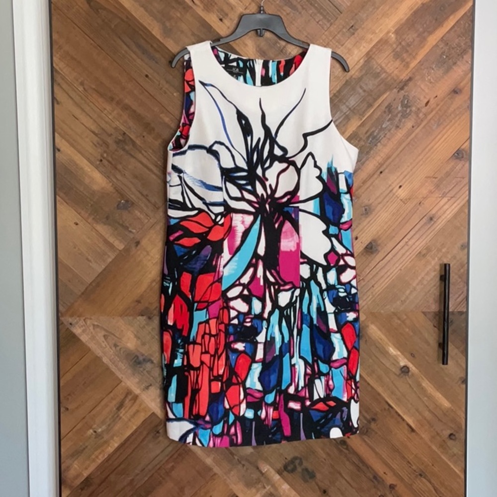 AGB brand statement dress! Bold colors MD